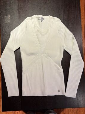 GUESS Body Hugging Knit Long Sleeve / Sweater